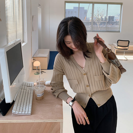 Thin Short Section Gentle Retro V-neck Knitted Jacket Women