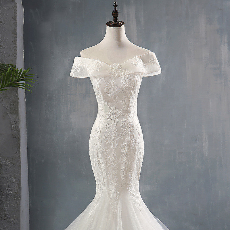 One shoulder bride fishtail wedding dress