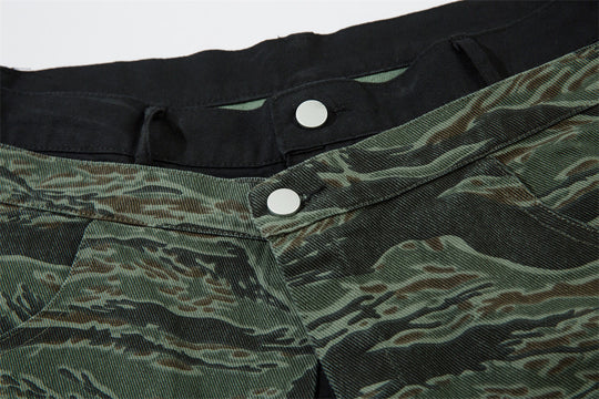 Camouflage Tiger Pattern Loose Shorts Men